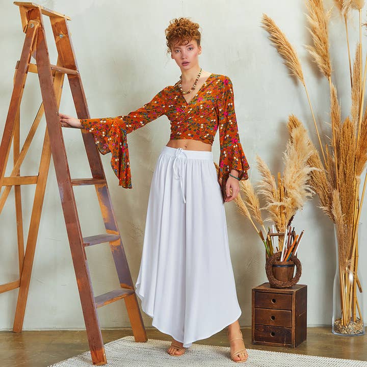 Pantalon ample blanc à manches larges avec cordon de serrage de style bohème pour la vente par Los Banditos