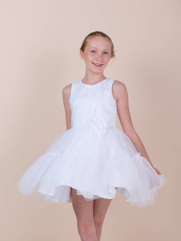 Bridget I White I Saks Fifth Avenue en exclusivité pour la vente par Zoe Ltd