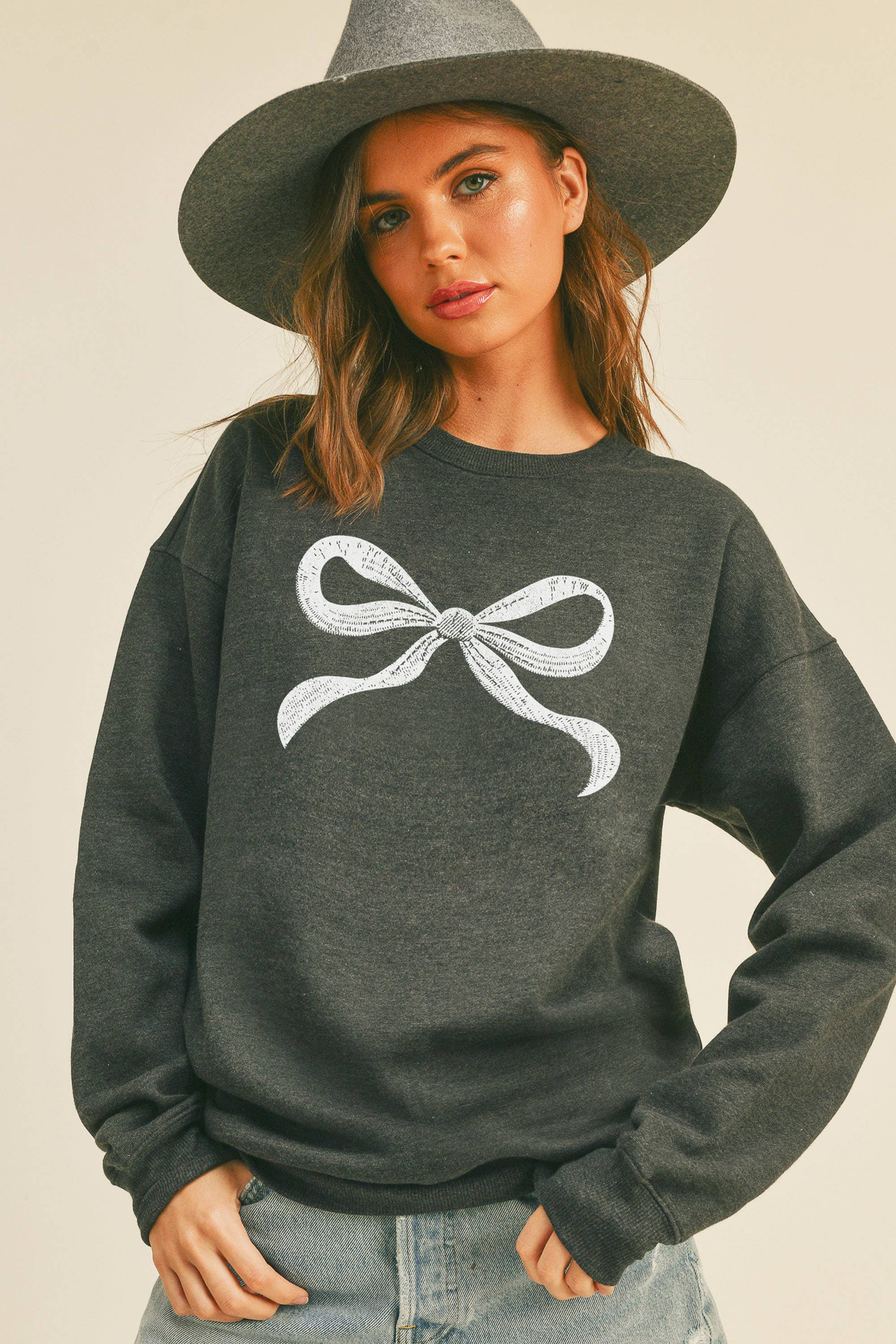 Honestee – Engroshandel Grafisk Sweatshirt - Dame – Sweatshirt med buegrafik