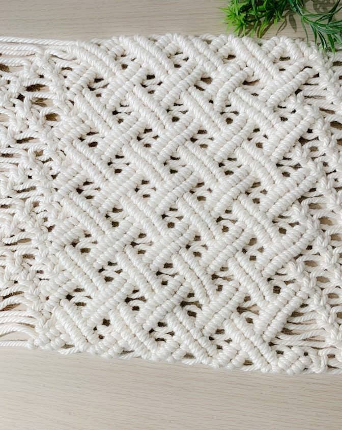 Knotting Studio - Vendita all'ingrosso Runner - Runner da tavolo in macramè fatto a mano | 5,7 piedi di lunghezza | Decorazione da tavolo | Tappetino da collocamento | Regalo7