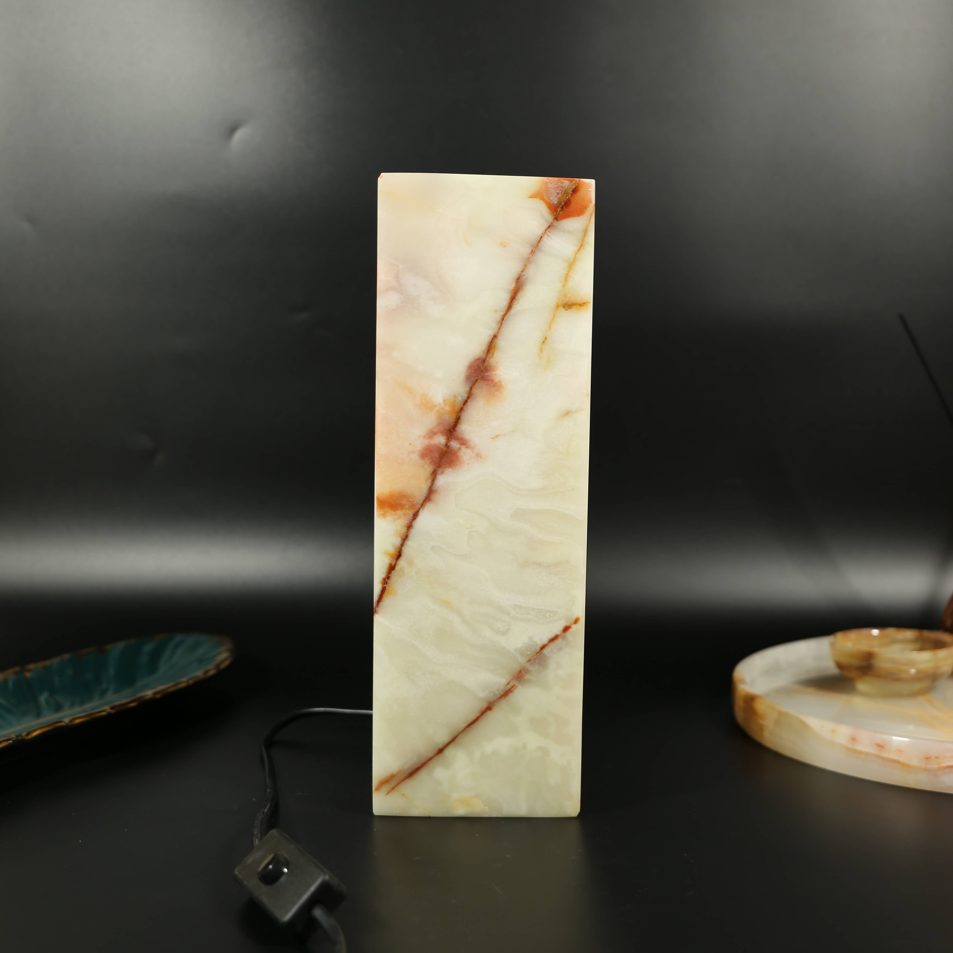 Gemstone Gifts Ltd. – wholesale Accent/desk lamp – Onyx Cube Tower Lamp 12"19