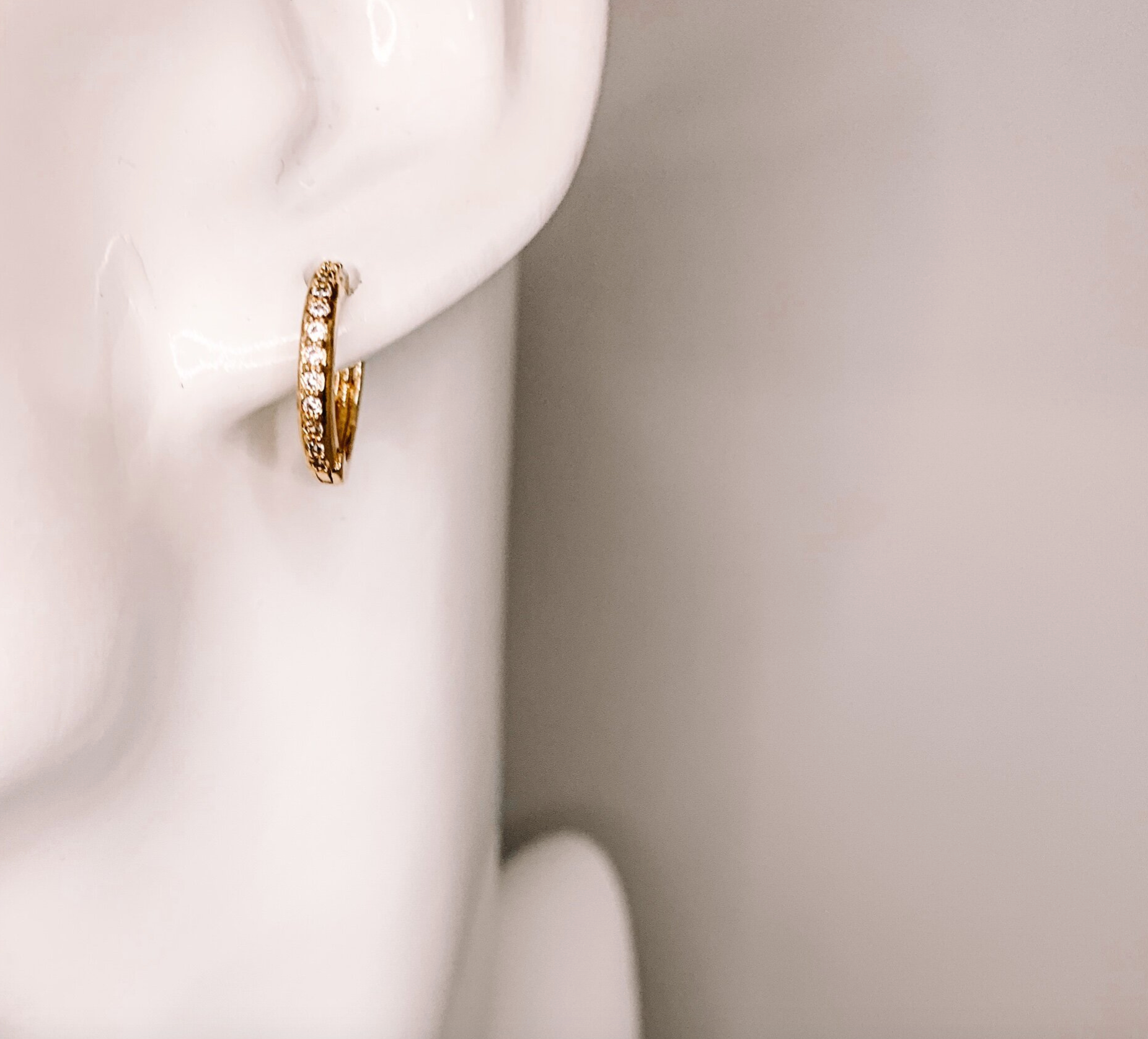 DRIP JEWELRY - Wholesale Huggie Earrings - Sparkly huggie2