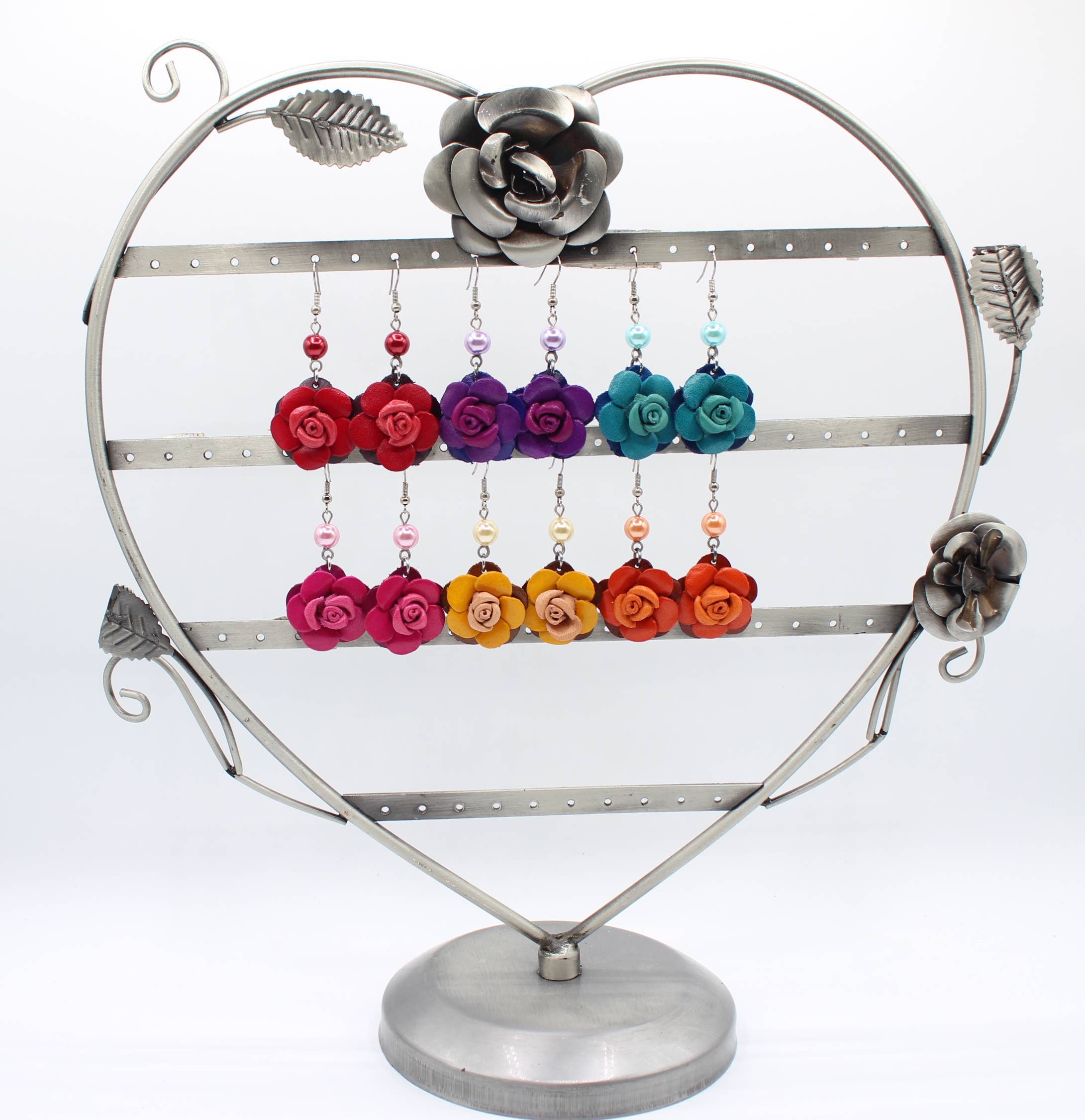 Sunflower Handmade leather inc - Vendita all'ingrosso Orecchini pendenti - orecchini a forma di rosa in pelle fatti a mano, colori assortiti1