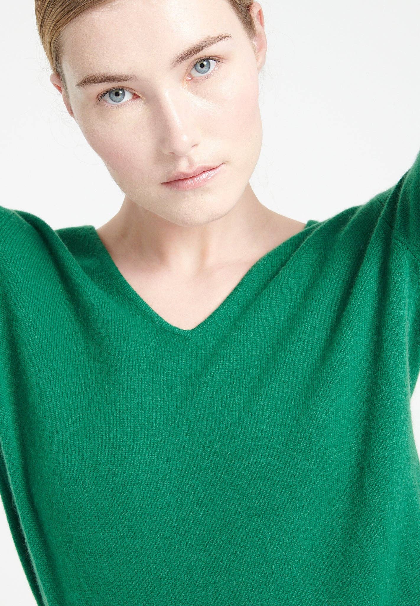 verde smeraldo Maglione collo a V in cashmere LILLY 2A in vendita all'ingrosso su Faire3