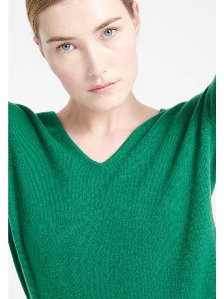 verde smeraldo Maglione collo a V in cashmere LILLY 2A in vendita all'ingrosso su Faire3