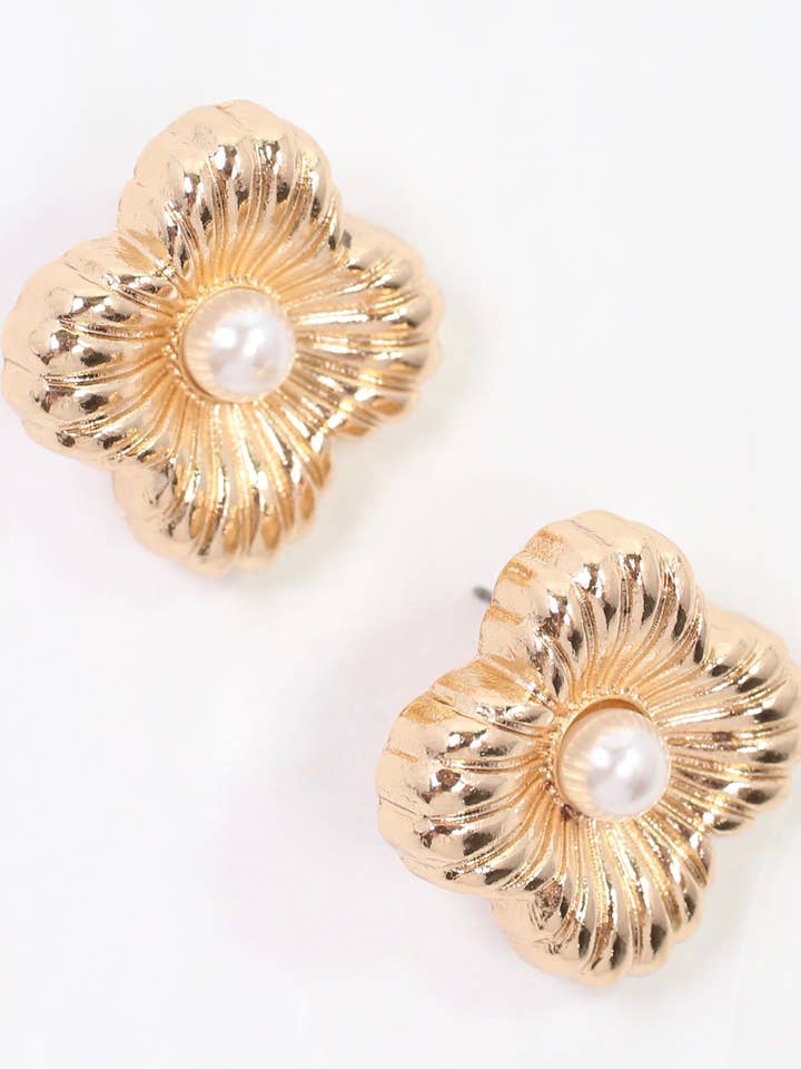 Zinnia Textured Clover Stud Earring Gold for wholesale by Caroline Hill