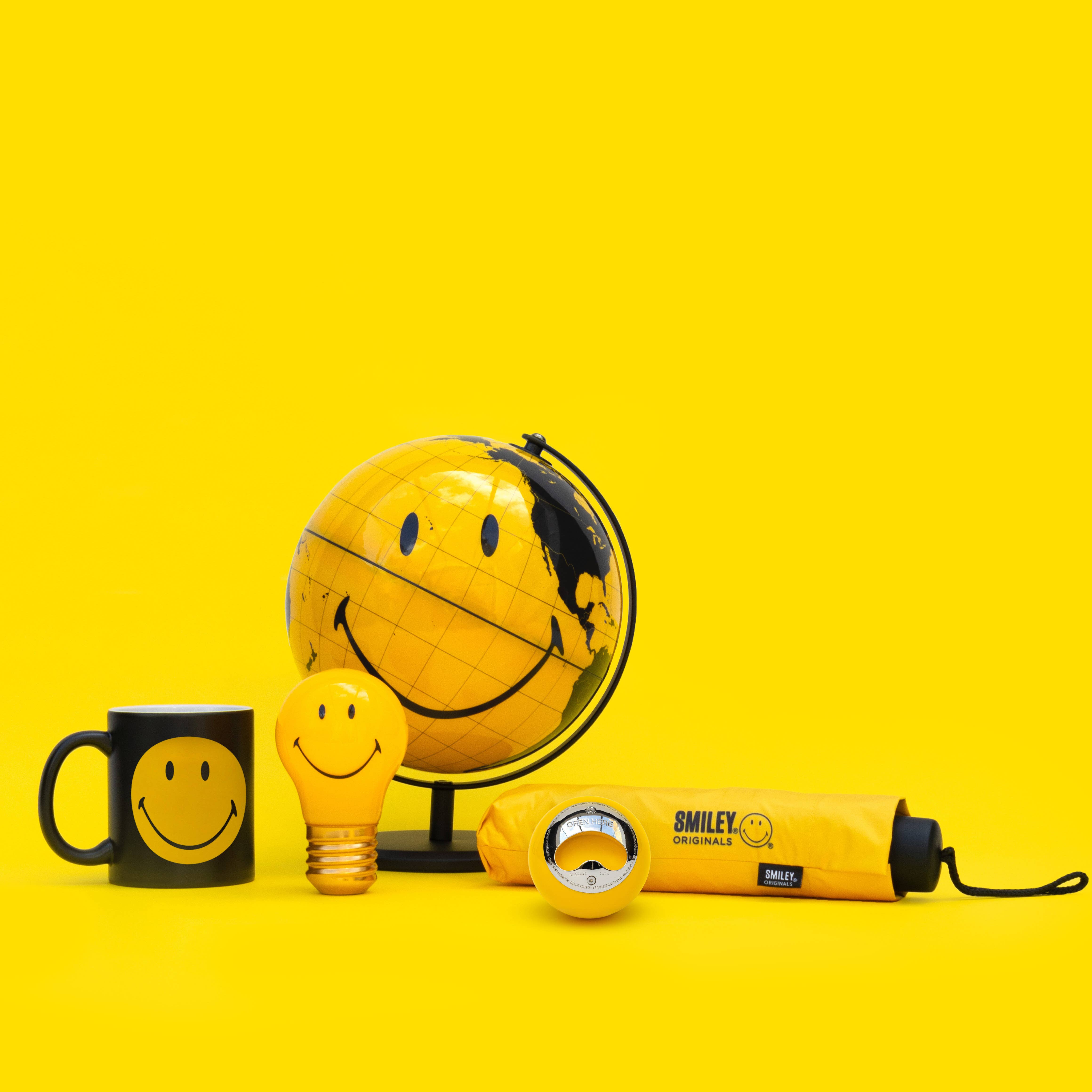 SUCK UK Ltd - USA - Wholesale Accent/Desk Lamp - Cordless Smiley® Lightbulb5