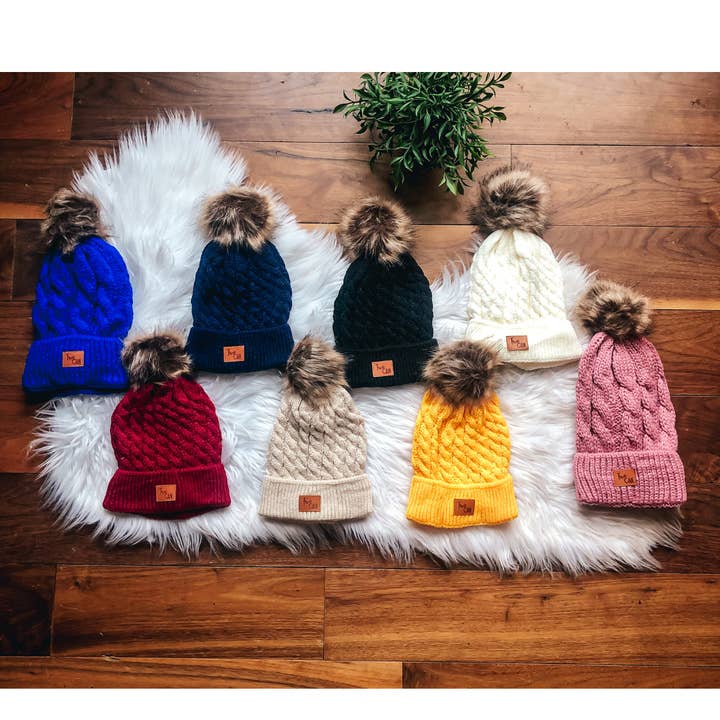 Bonnets Pom pour la vente par Wellington Design Co.