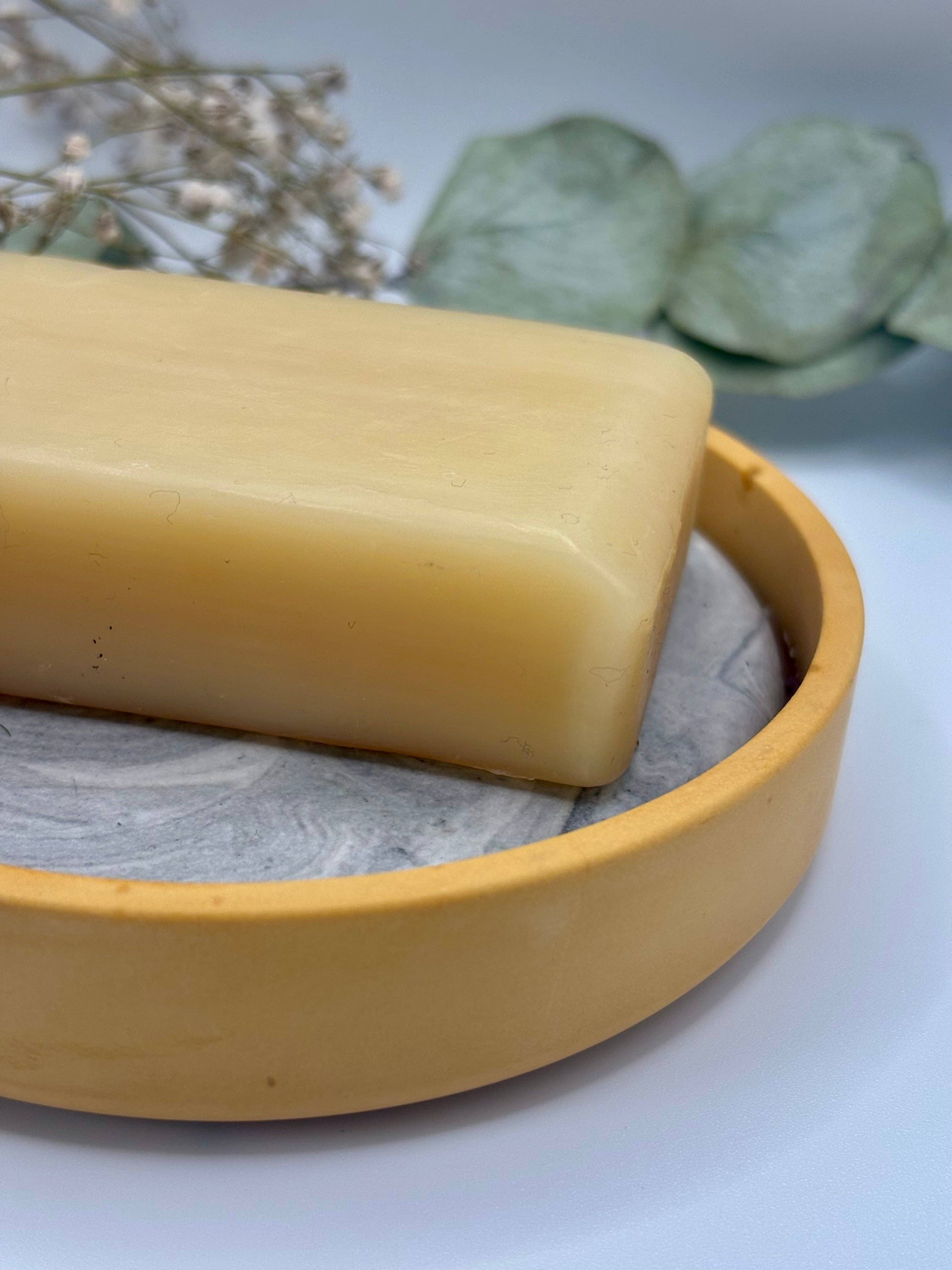 Amandyne Creations – wholesale Soap caddy – Mustard and marble effect Jesmonite round soap holder1