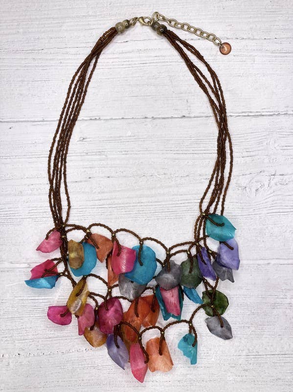 Alisha.D Kleurrijke Gelaagde Schelpen Choker Ketting voor wholesale door LIOR / ALISHA D