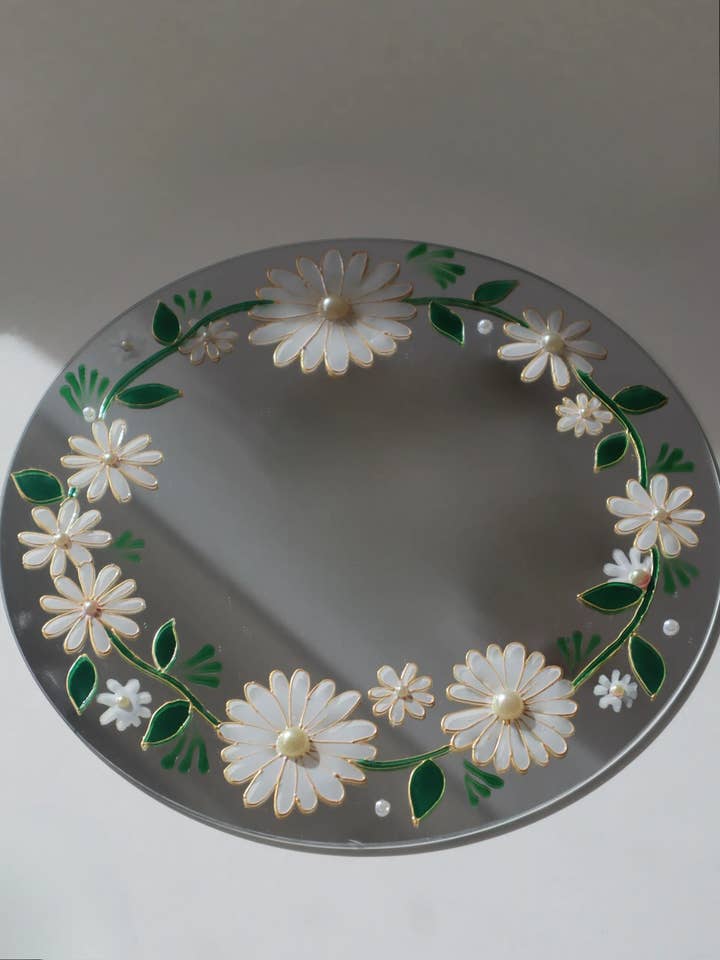 Daisy Dream Mirror for wholesale by Flaneur11