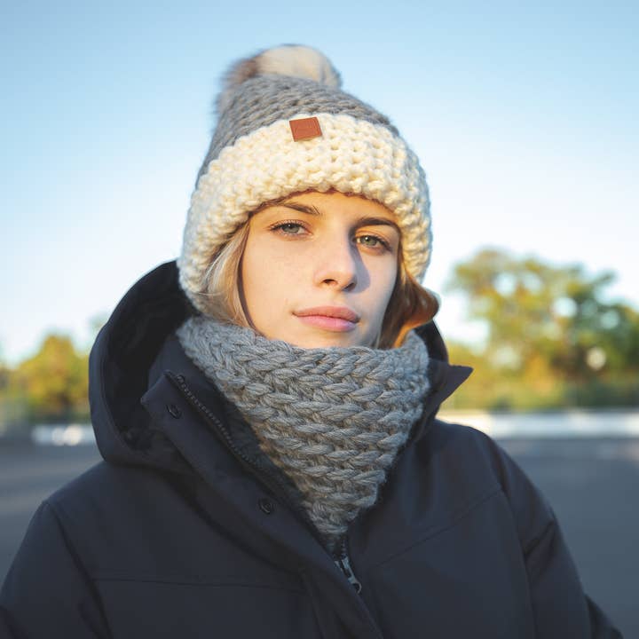 Gibou – wholesale Mössa - Dam – Handstickad halsvärmare18