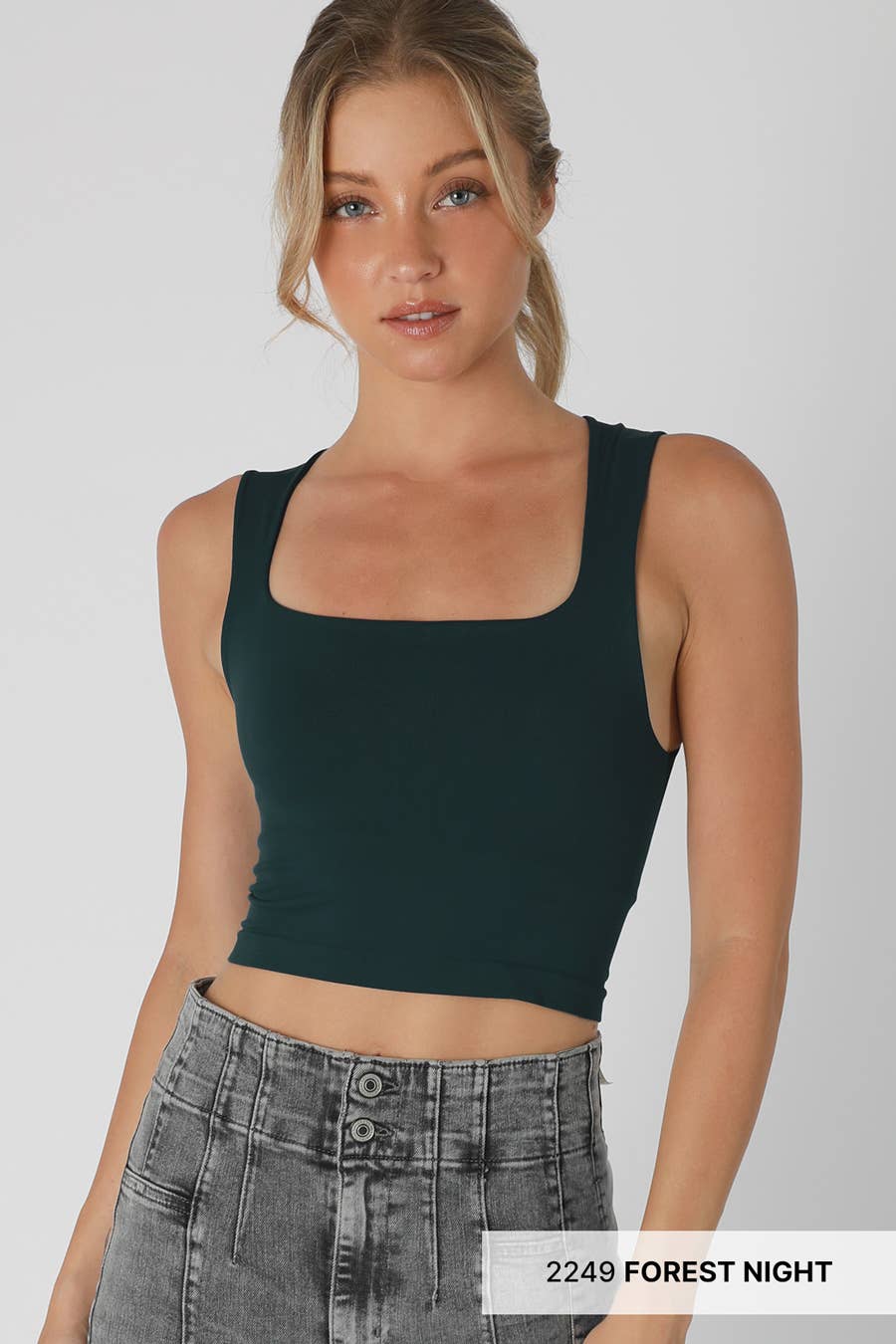 NIKIBIKI - Vendita all'ingrosso Canotta - Donna - NS8252- Top con scollo quadrato Clean Line5