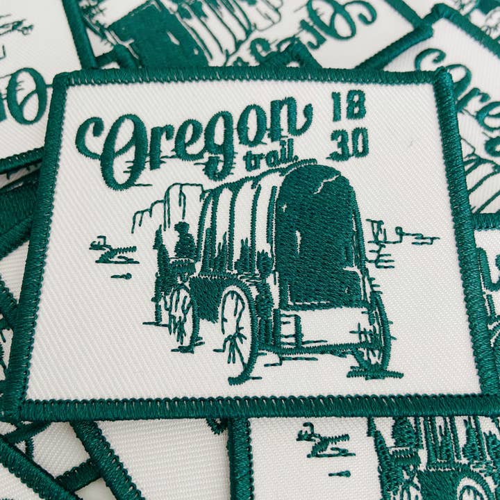 TEELUX – Engroshandel Patch – 3" Oregon Trail i GRØN - Broderet hatplaster2