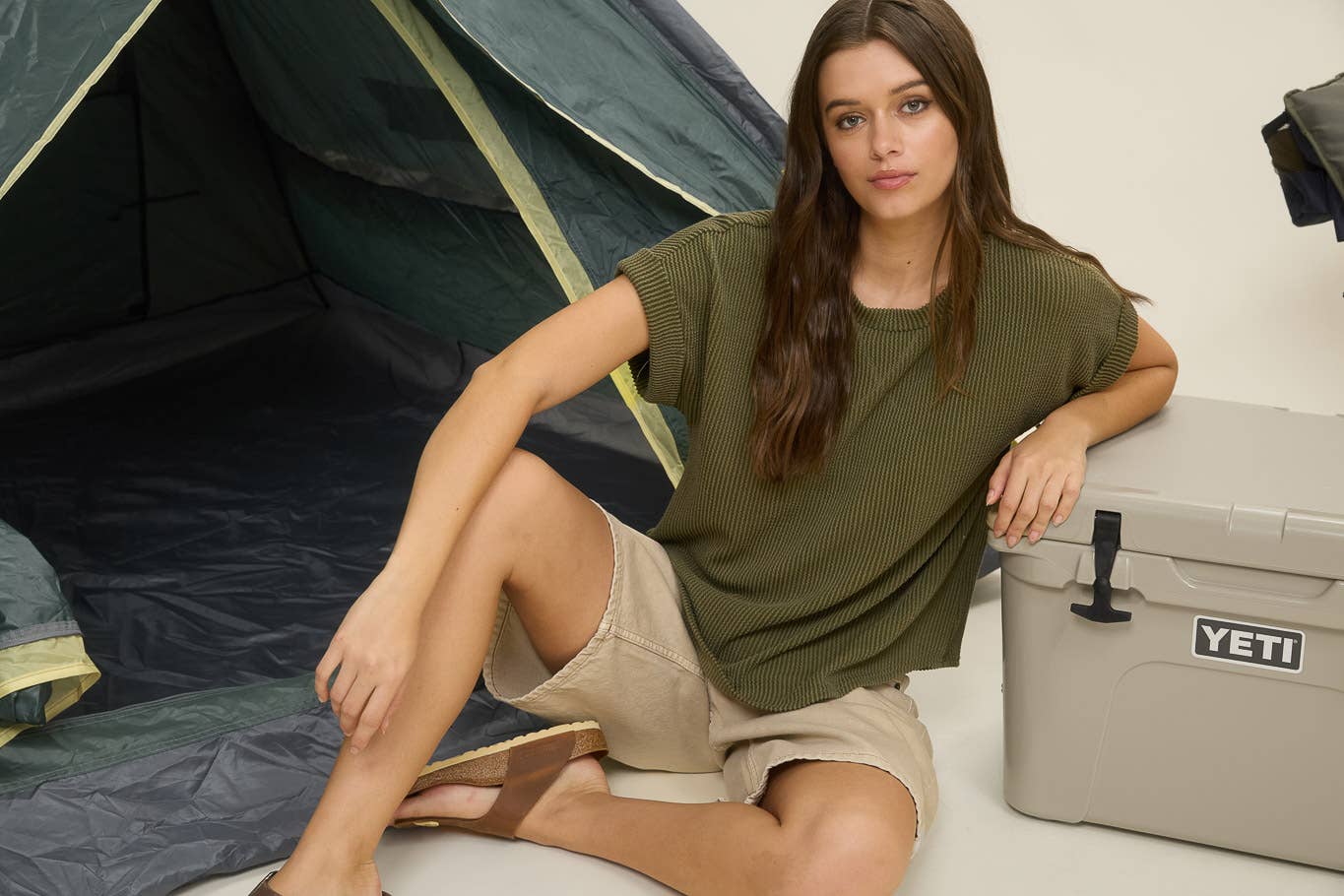 Blu Pepper - Vendita all'ingrosso Top in maglia - Donna - TOP IN MAGLIA A MANICHE CORTE CON POLSINI E SCOLLO ROTONDO A COSTE8