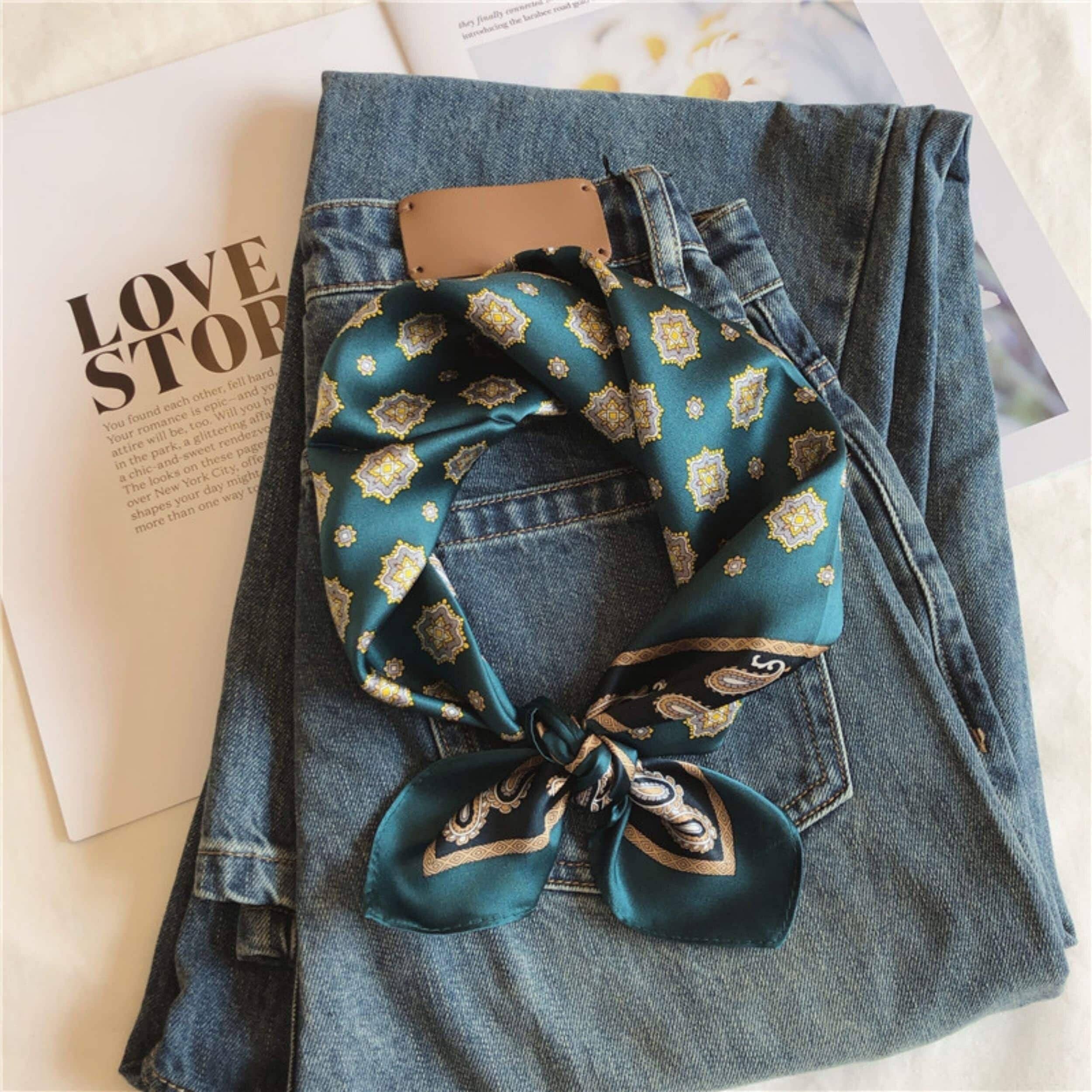 SueSilkHK – Großhandel Schal – Damen – Böhmisches Schmucksteingrün, 100% Maulbeerseide, Kopftuch aus Seide, Haarschal aus Seide, Halstuch aus Seide, Muttertagsgeschenke, Taschenzubehör, Geschenk für sie7