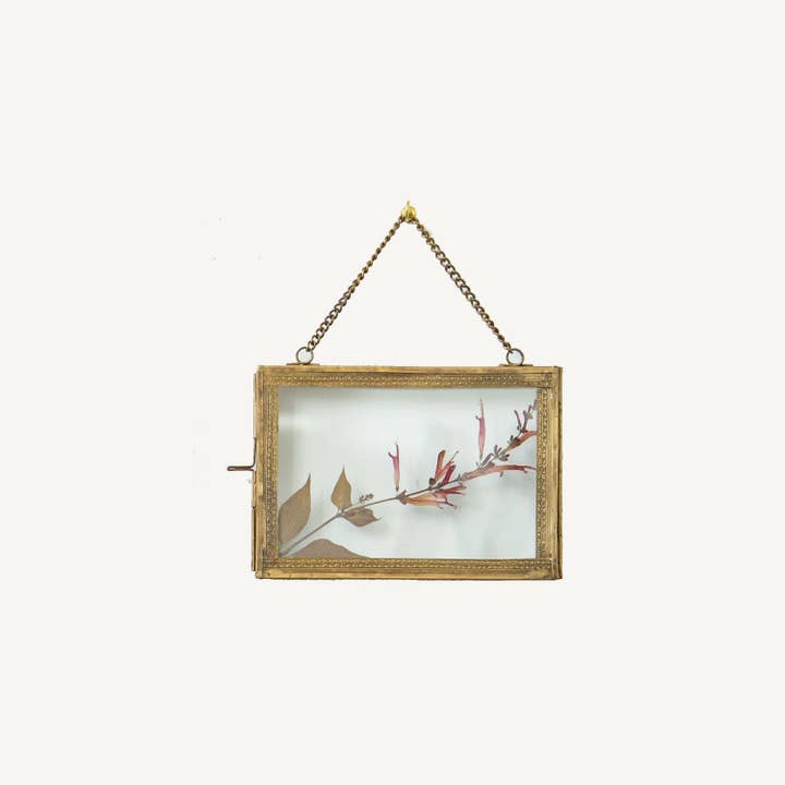 Civil Alchemy - Wholesale Picture Frame - Brass Hanging Photo Frame 5x7