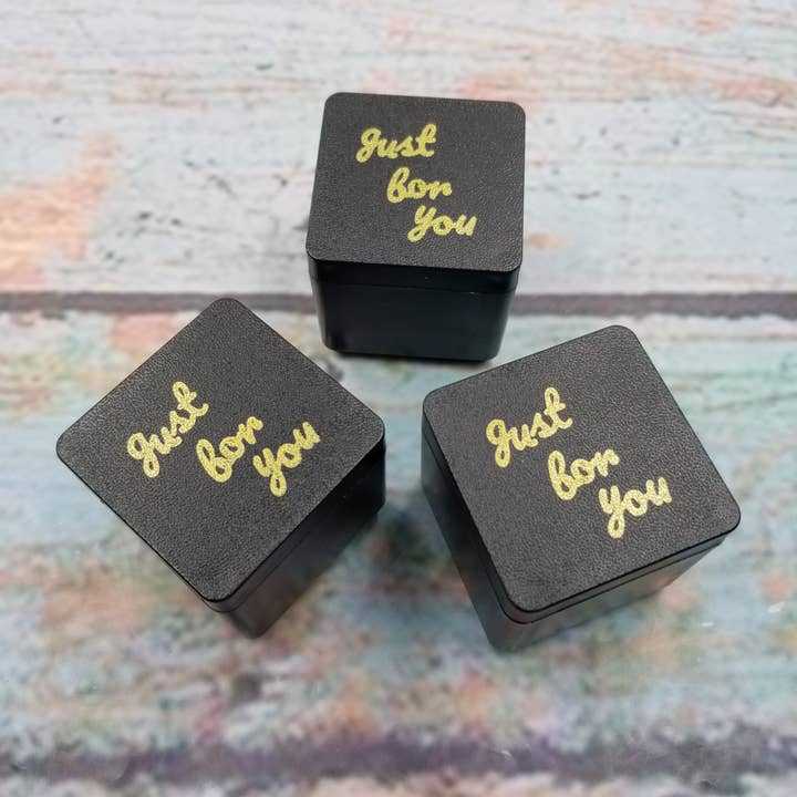 MIAS SHOP - Wholesale Classic Toy - Kids - Valentine Middle Finger Gift Box Scarysurprise Trick Toy1