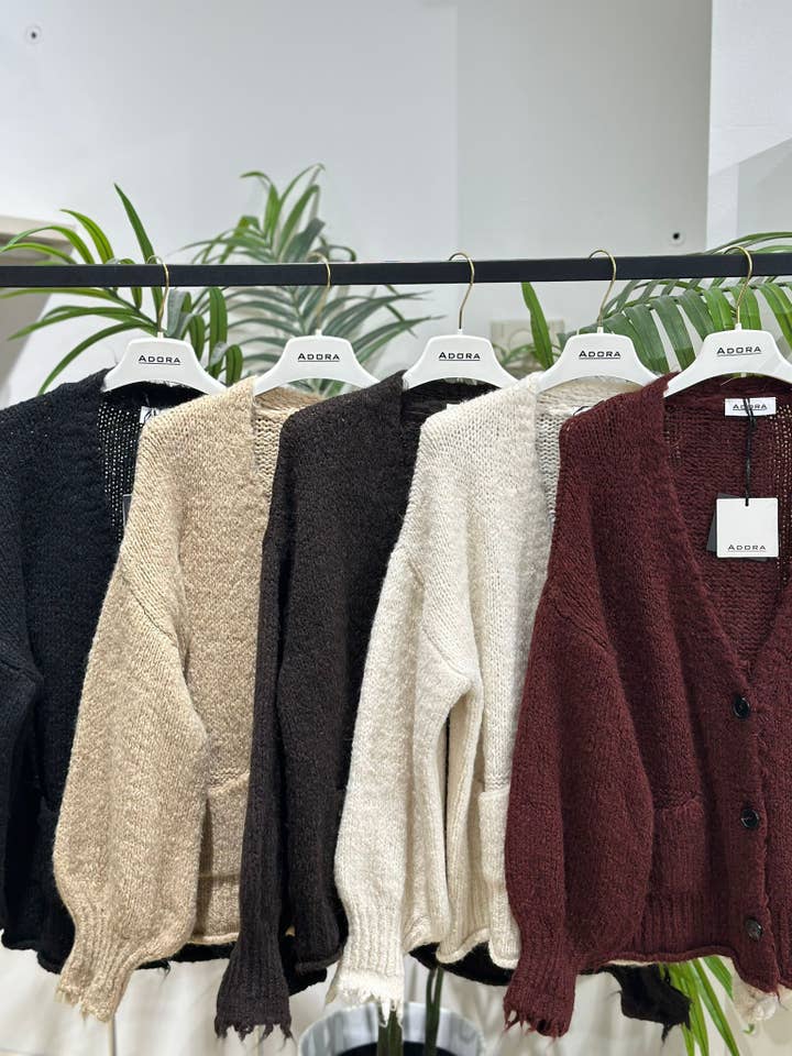 ADORA - Wholesale Cardigan - Women's - Chunky Knit Oversize Cardigan1