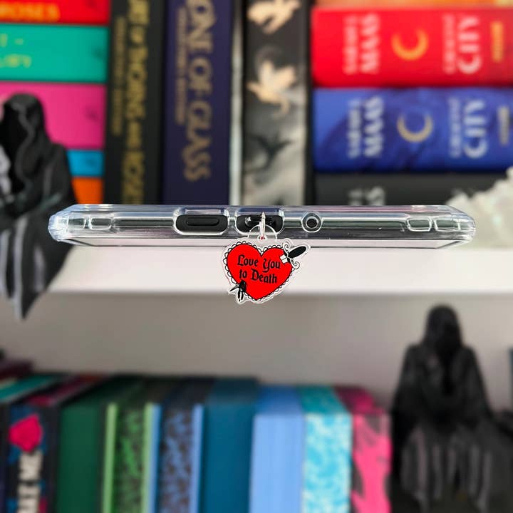 Love You To Death Kindle Charm – Accessoires USB pour les amateurs de livres pour la vente par Amberlin Studio