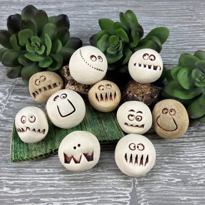 Spinning Star Studio - Wholesale Outdoor Ornament/Decor - 10 Silly Garden Monsters Weed Eaters, Miniature Sculpture