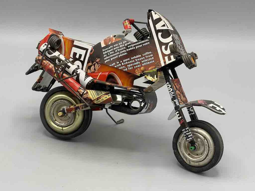 The Niger Bend - Wholesale Tafelbladdecoratie - Afrikaanse speelgoedmotorfiets van gerecycled metaal in blik - Burkina Faso38