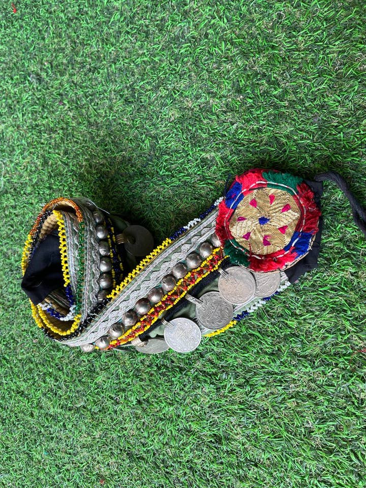 Cintura da donna con cintura Banjara ricamata vintage per la vendita all'ingrosso da parte di Bhawana Handicrafts