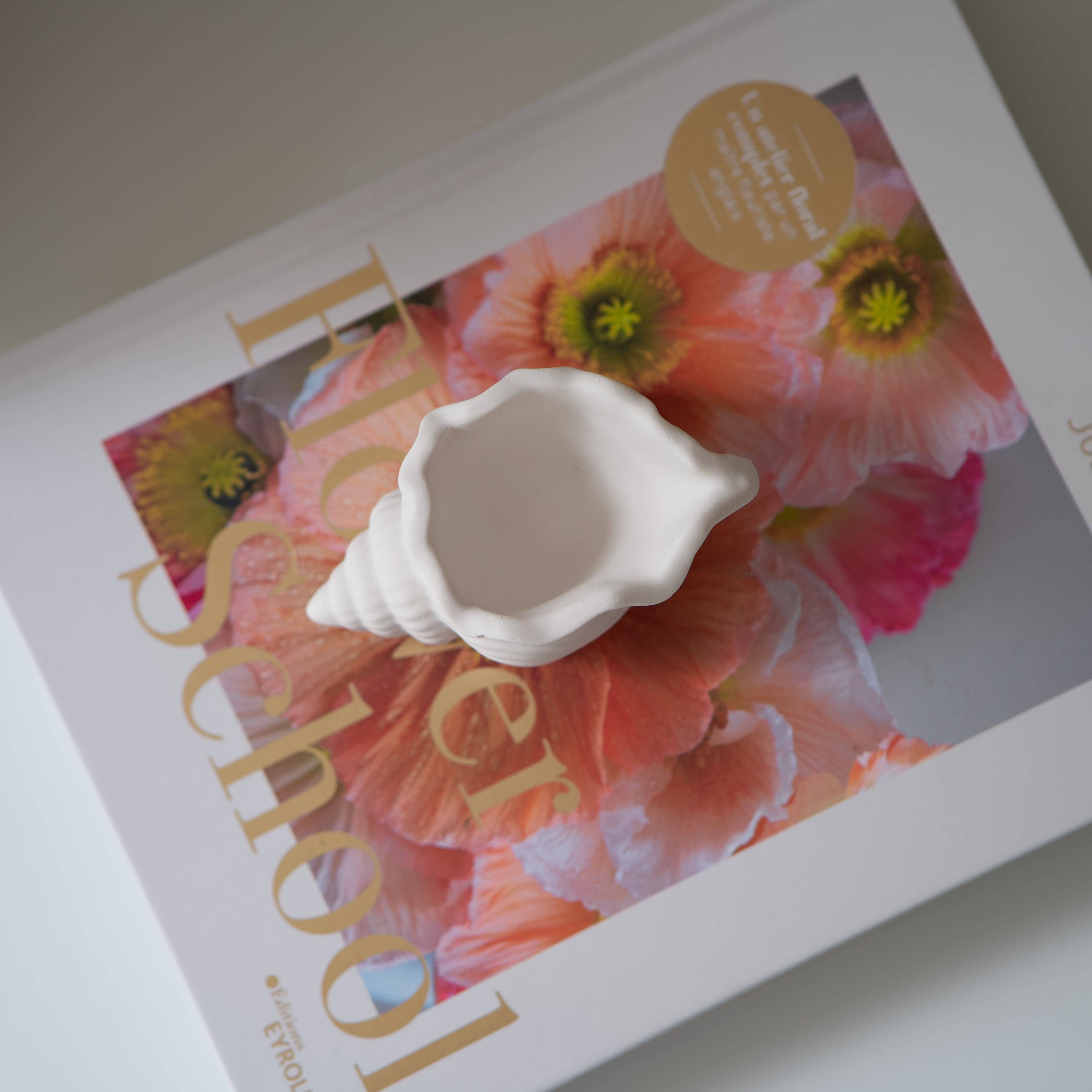 Studio Firaora – wholesale Dekorativt bordsobjekt – MANILLE - jesmonite-dekoration1