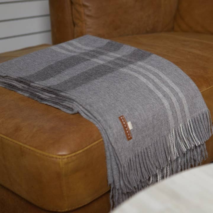 Saywa Throw - 100% Baby Alpaca for wholesale by Tupu Home