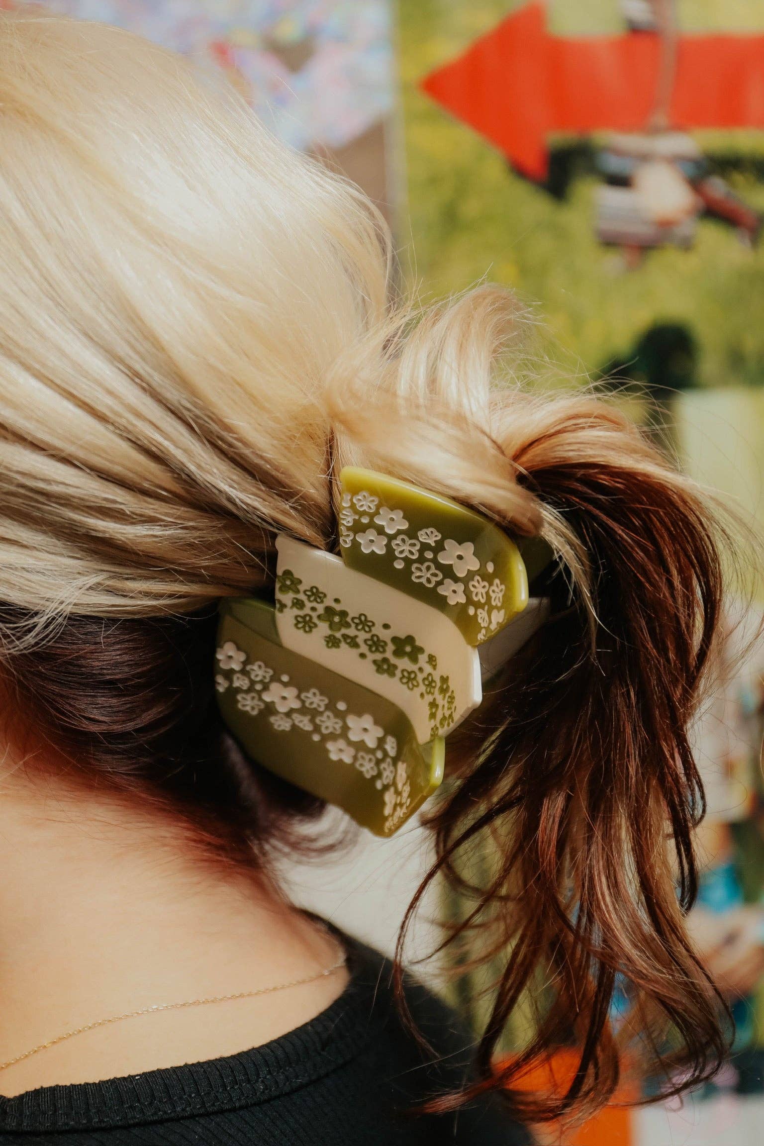 The Peach Fuzz - Wholesale Hair Accessories Set - Women's - Retro Bowls Hair Claw5