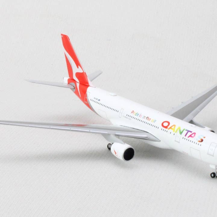 HERPA QANTAS A330-200 1/500 LA FIERTÉ EST DANS L'AIR (**) pour la vente par Daron Worldwide Trading