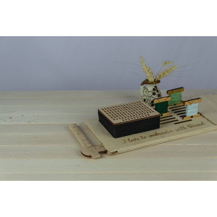 Embroidery craft - Venta al por mayor Material para bordado/punto de cruz - Soporte para bobinas/carretes con imán para agujas 15 ranuras9