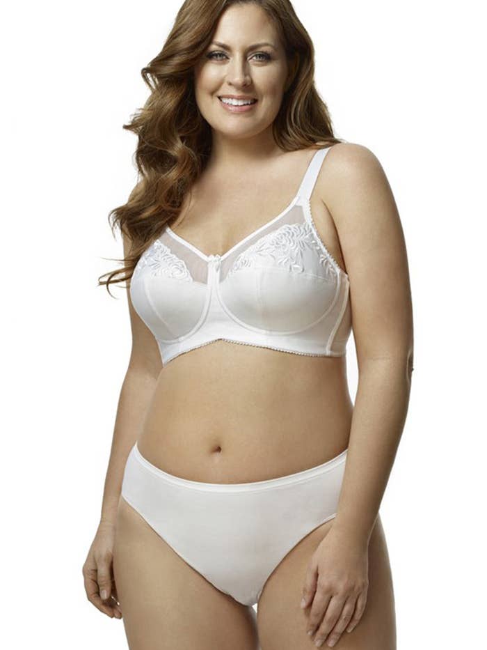 Tillbaka till Basics Softcup Bra 1301 Vit för wholesale av Elila