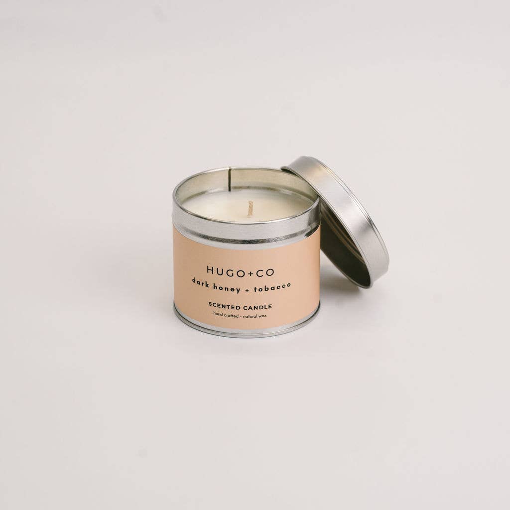 HUGO+CO – wholesale Travel candles – Dark Honey & Tobacco Soy Wax Scented Candle Tin0