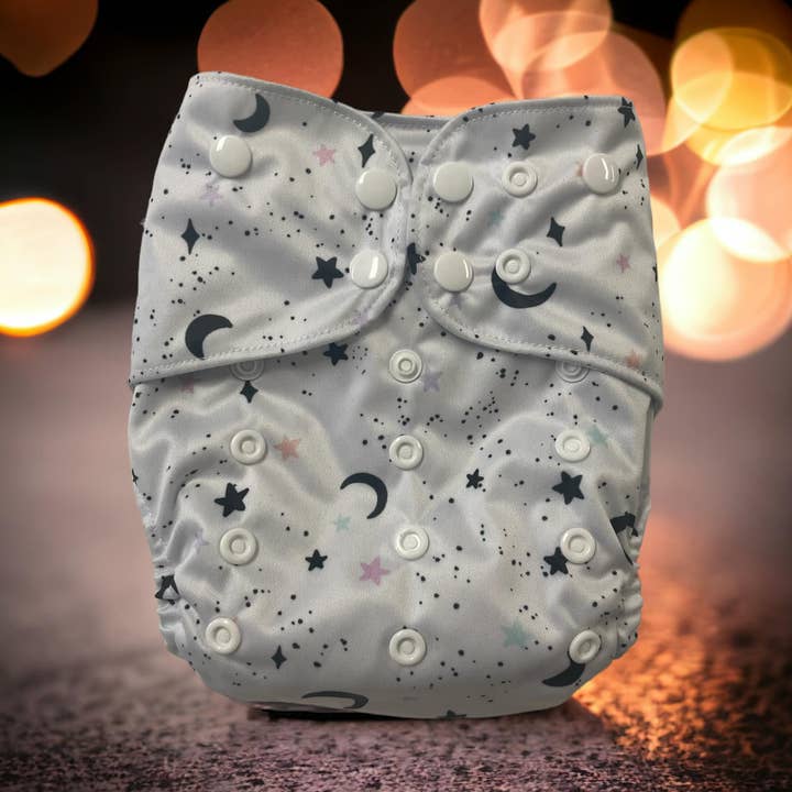 Återanvändbar tygblöjficka och insats - månar och stjärnor för wholesale av Lady Crimson Cloth Emporium