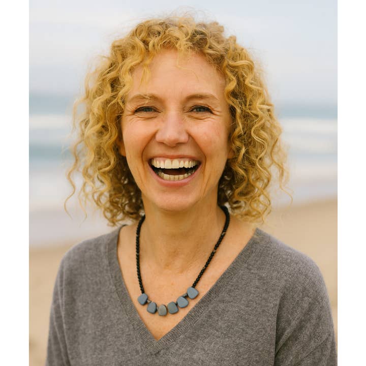 Unique black pearls as a necklace - with gray pearls - Svea for wholesale on Faire0