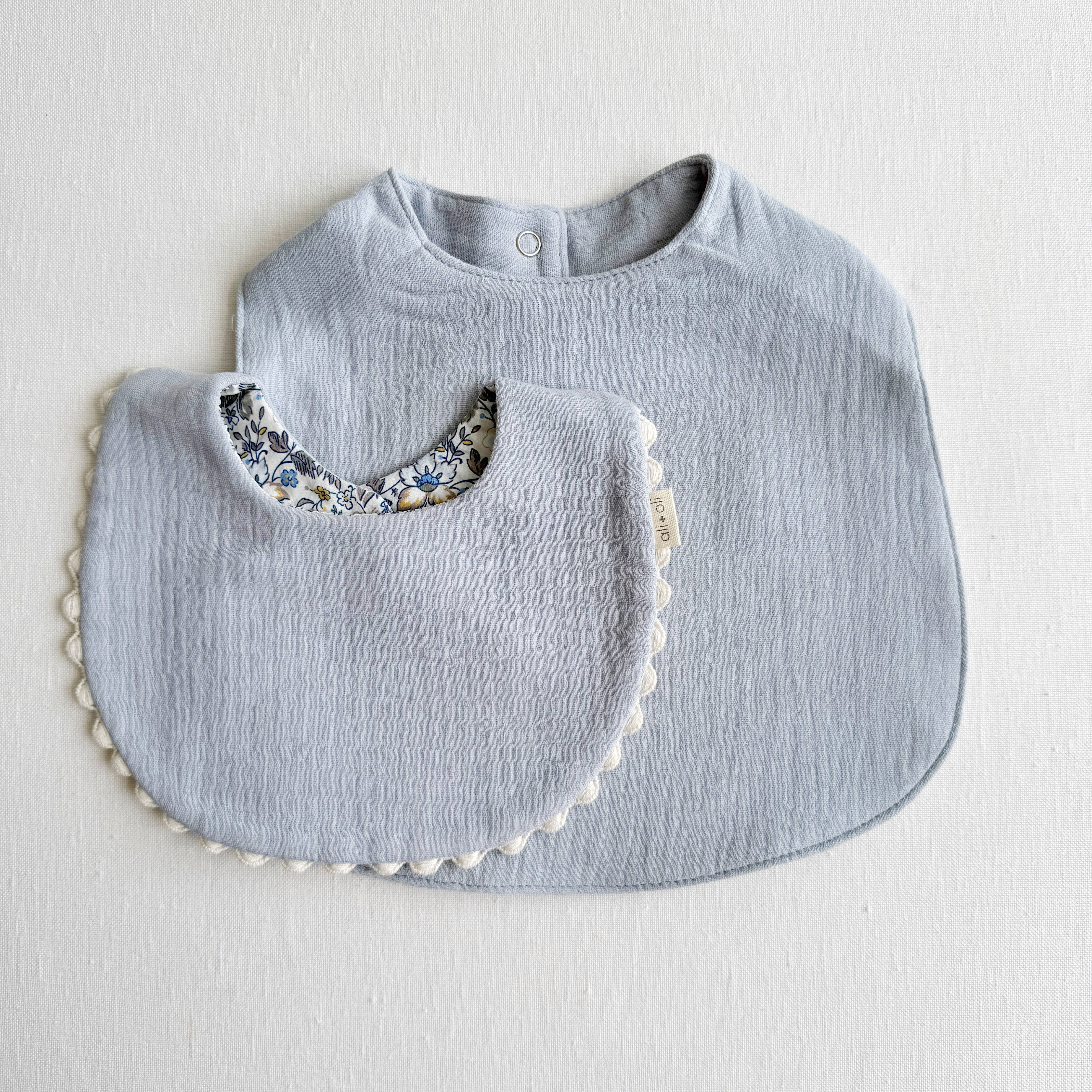Ali+Oli - Wholesale Baby Bib - Baby - Muslin Cotton Reversable Baby Bib (Blue/Flowers)7