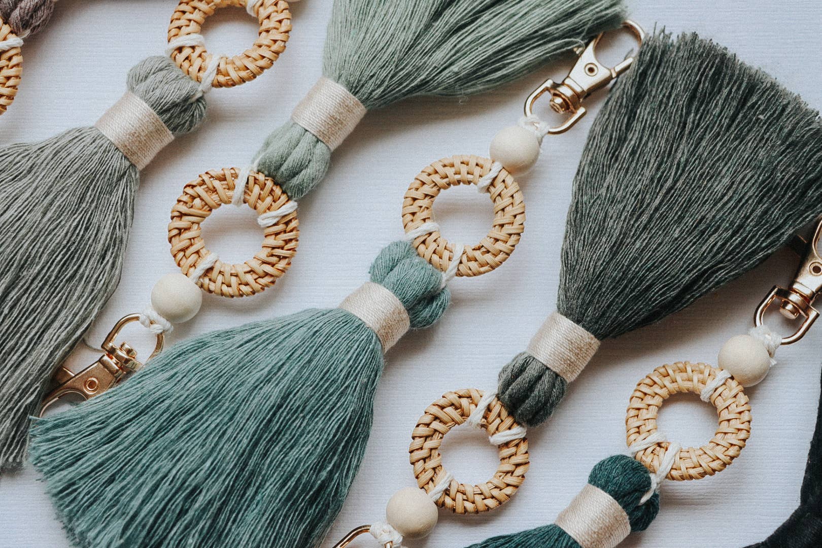 DayCrafter – Großhandel Schlüsselanhänger – Damen – Schlüsselanhänger mit ätherischem Rattan-Öl — Schlüsselanhänger mit Quaste4