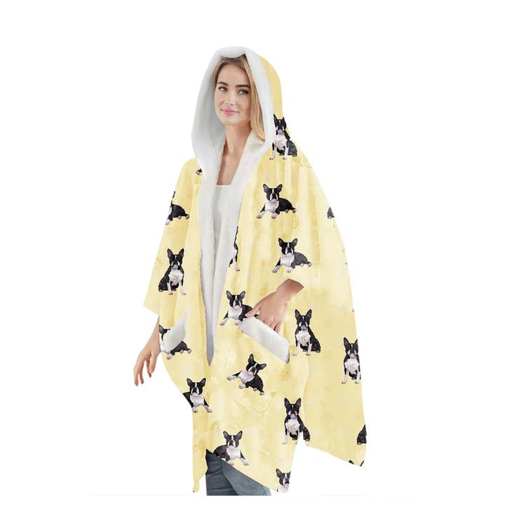 E&S Pets – Engroshandel Hoodie – Unisex – Boston Terrier Snugg Wraps med hætte – Ultra blød Sherpa fleece wrap til kæledyrselskere1