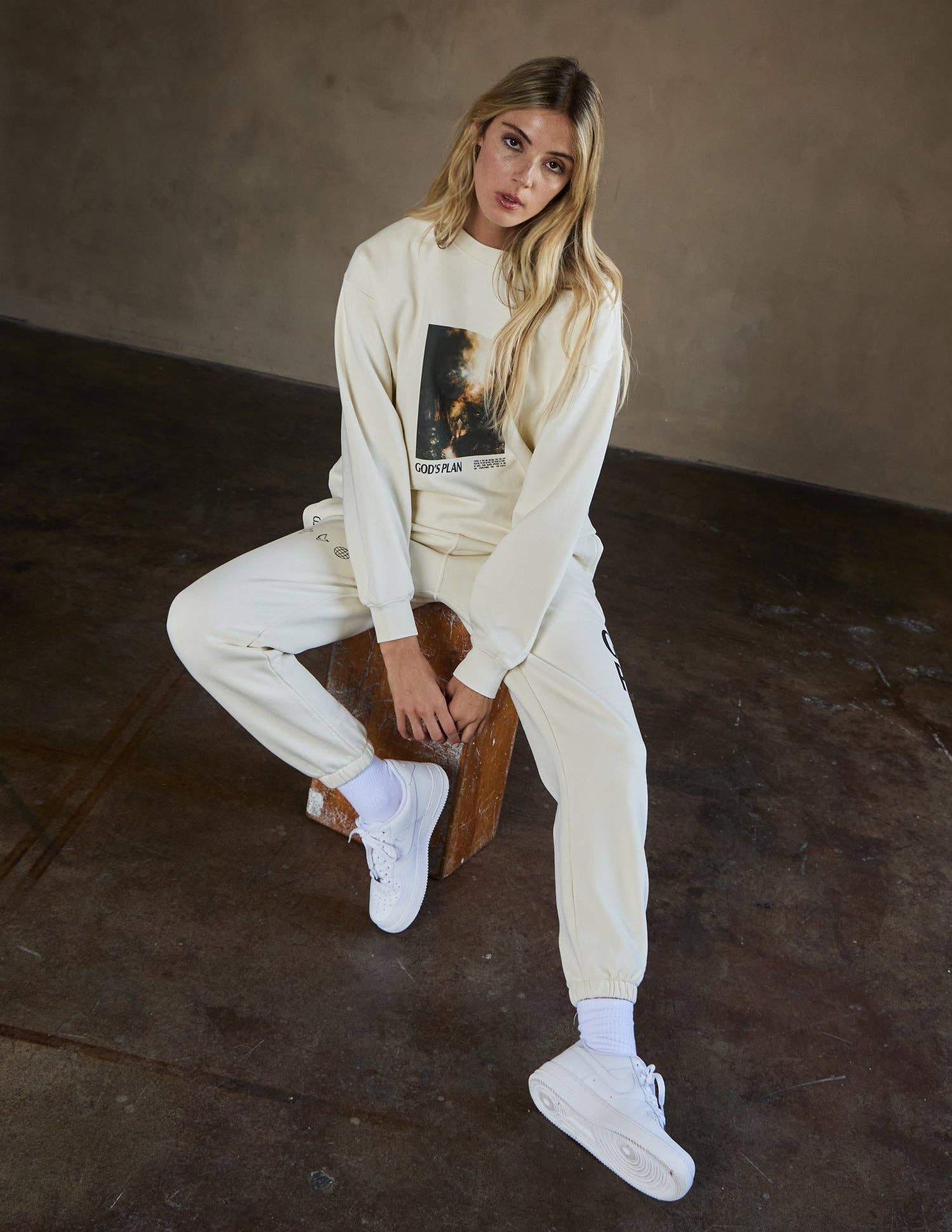 ELVTD – wholesale Sweatshirt - Unisex – God's Plan Crewneck - Alabaster2