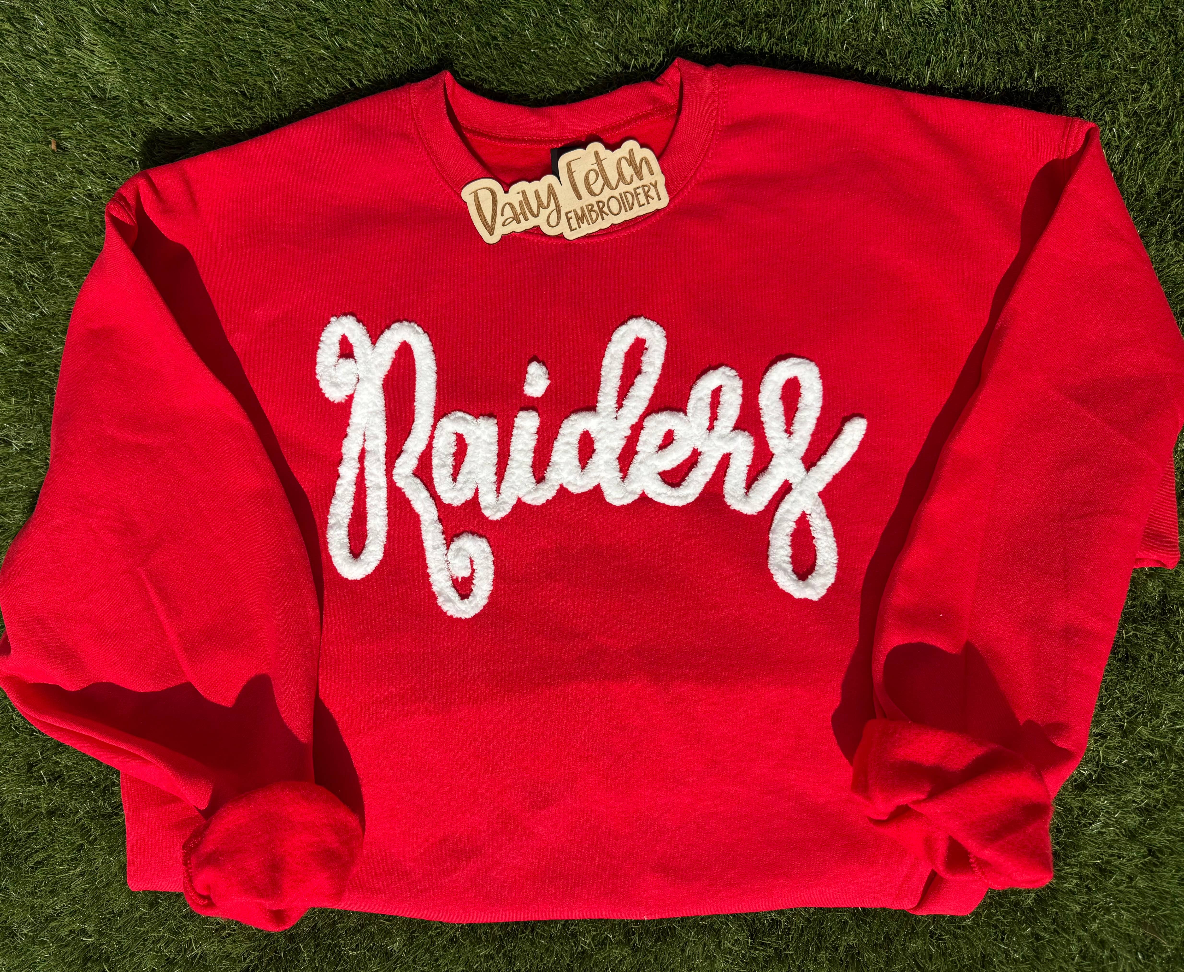 Daily Fetch KC - Wholesale Sweatshirt - Women's - Raiders Embroidered Yarn Sweatshirt1