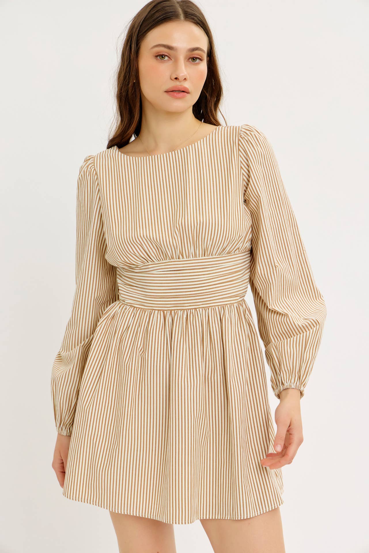 idem ditto - Vente Robe – femme - Mini-robe rayée charme avec dos ouvert dramatique et nœud oversize2