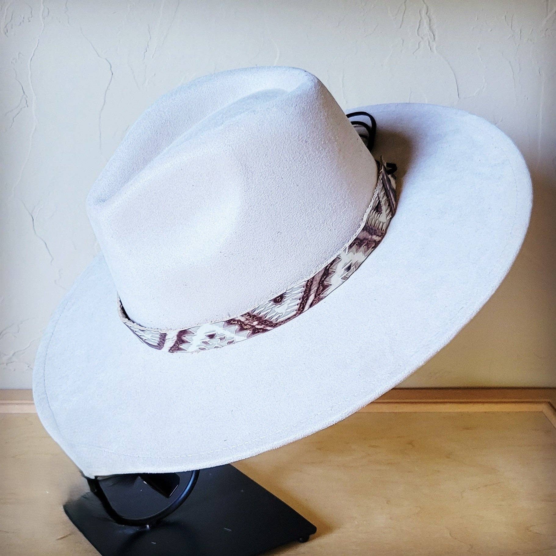 The Jewelry Junkie - Venta al por mayor Sombrero fedora - Mujer - Correa dorada de piel estilo western azteca con sombrero bohemio 985e a elección0