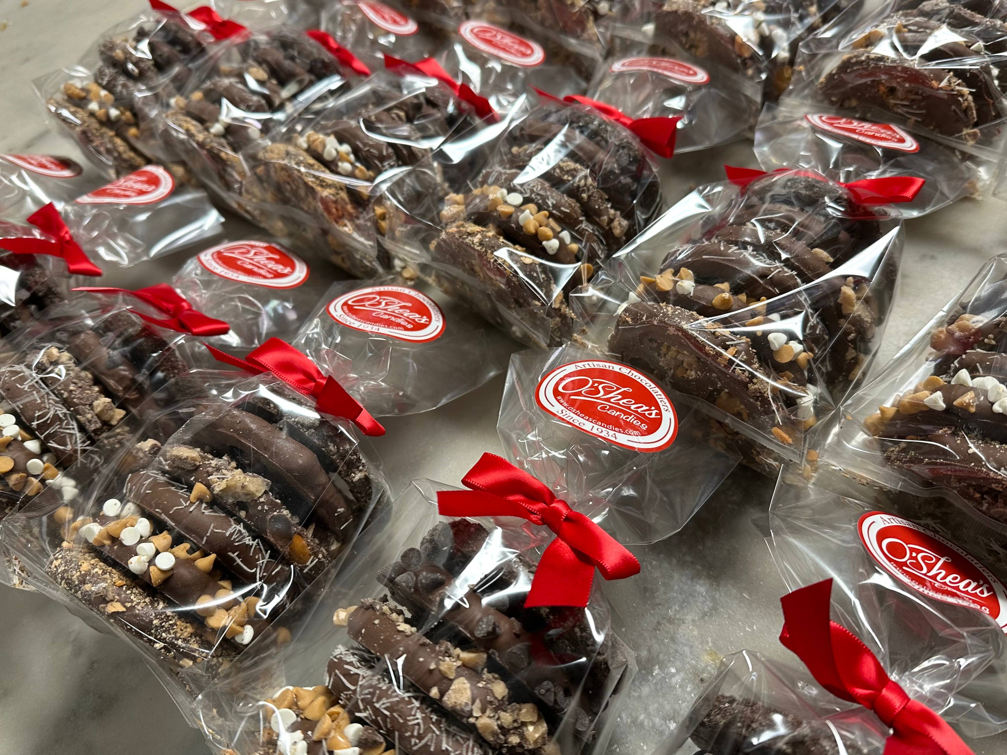 O'Shea's Candies Sweet Shop - Wholesale Chocolate Covered Sweets - Gourmet Decorated Pretzel Stacks 6PK w/ Bow 🥨8