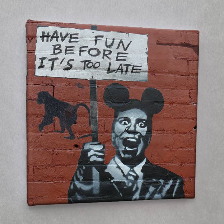 #01216 Fun Street Art Canvas Print for wholesale by Eicie