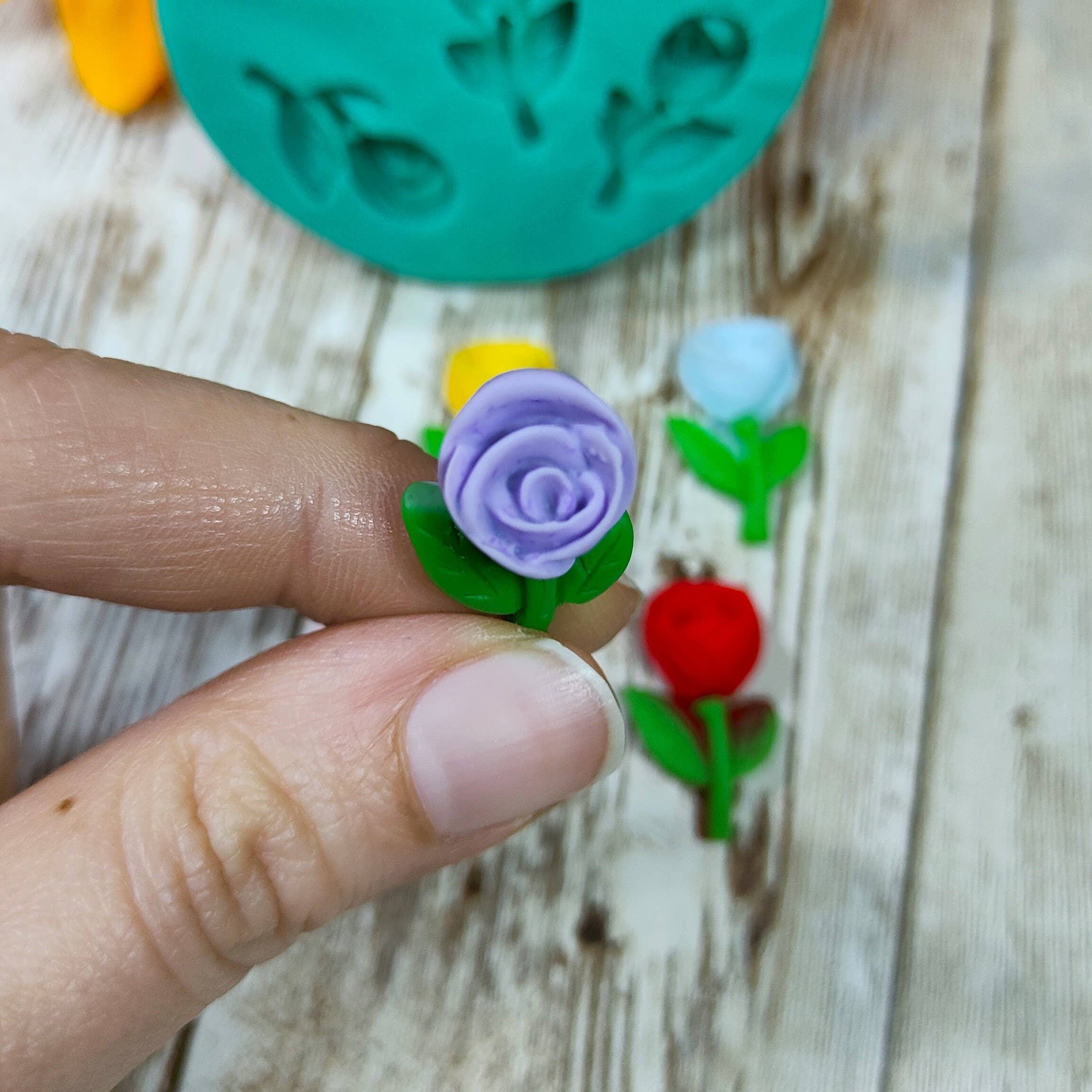 Serena Creazione di Serena Stampone - Wholesale DIY Craft Kit - Rose mold with stem 5pcs 2cm in silicone for resin and plaster3