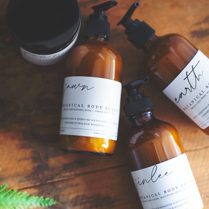 BLUSH - Lotion pour le corps botanique - Iris & Ambre pour la vente par Skin Revival