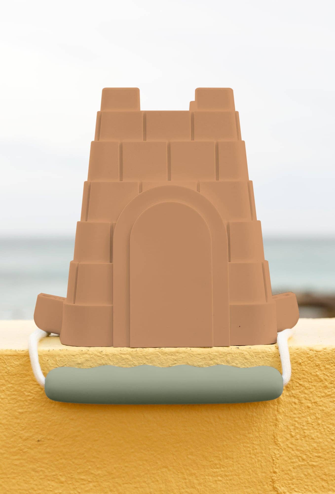 Coast Kids - Venta al por mayor Juguetes de playa/piscina - Niños y bebés - Cubo Clovelly con forma de castillo - nuevo cubo de silicona0