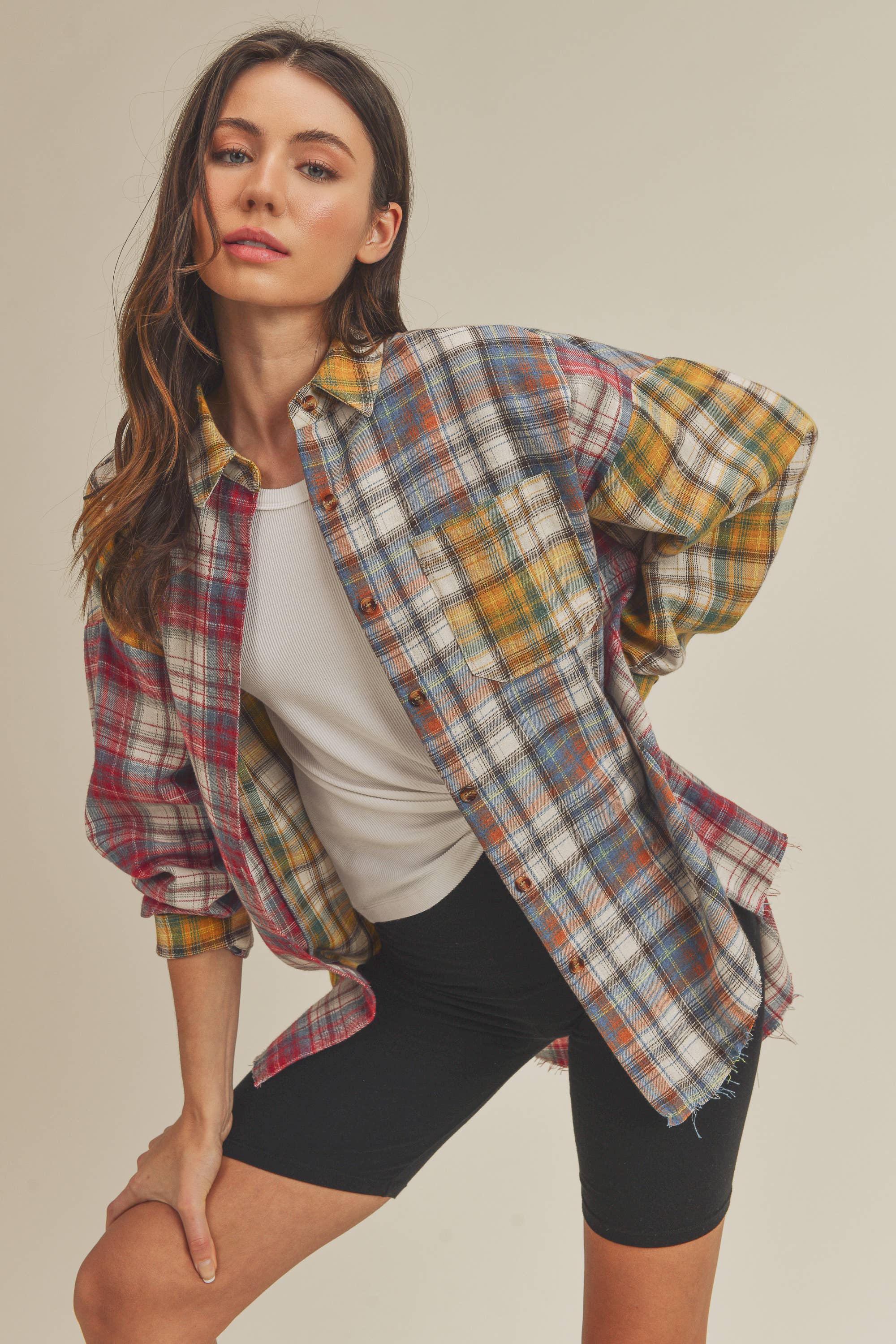 AEMI + CO – Camisa com botões no colarinho – Mulher por atacado – Camisa de flanela oversized Noelle 845AN20