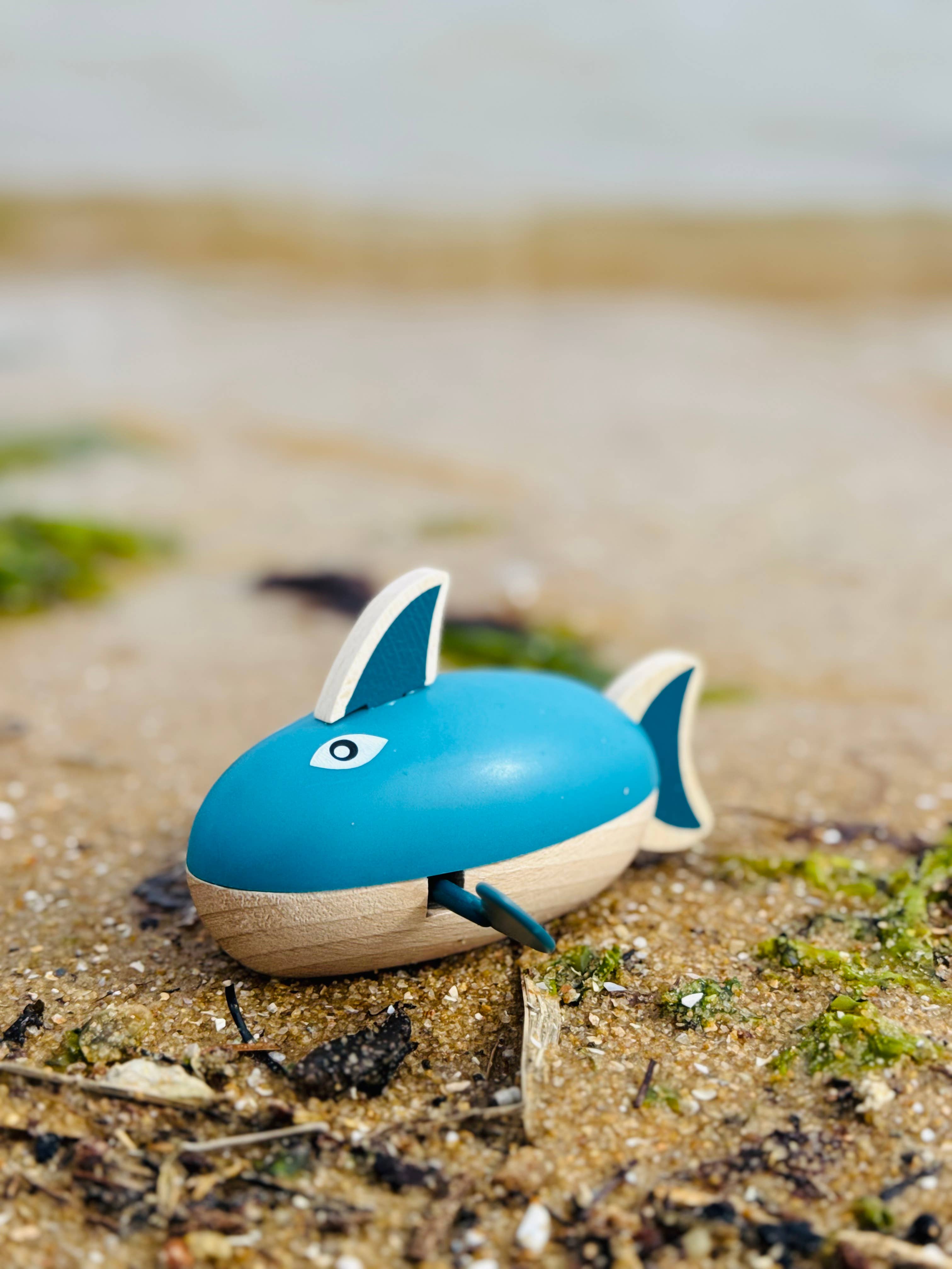 ToysLink - Wholesale Wind-up toy – Child - Wind-Up Water Shark & Whale3